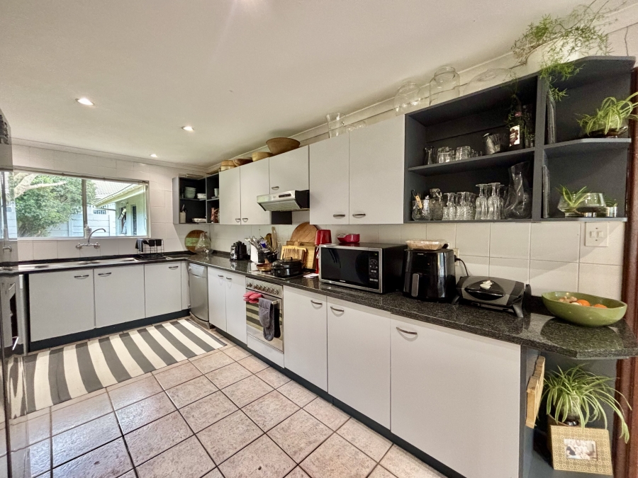 5 Bedroom Property for Sale in Vierlanden Western Cape